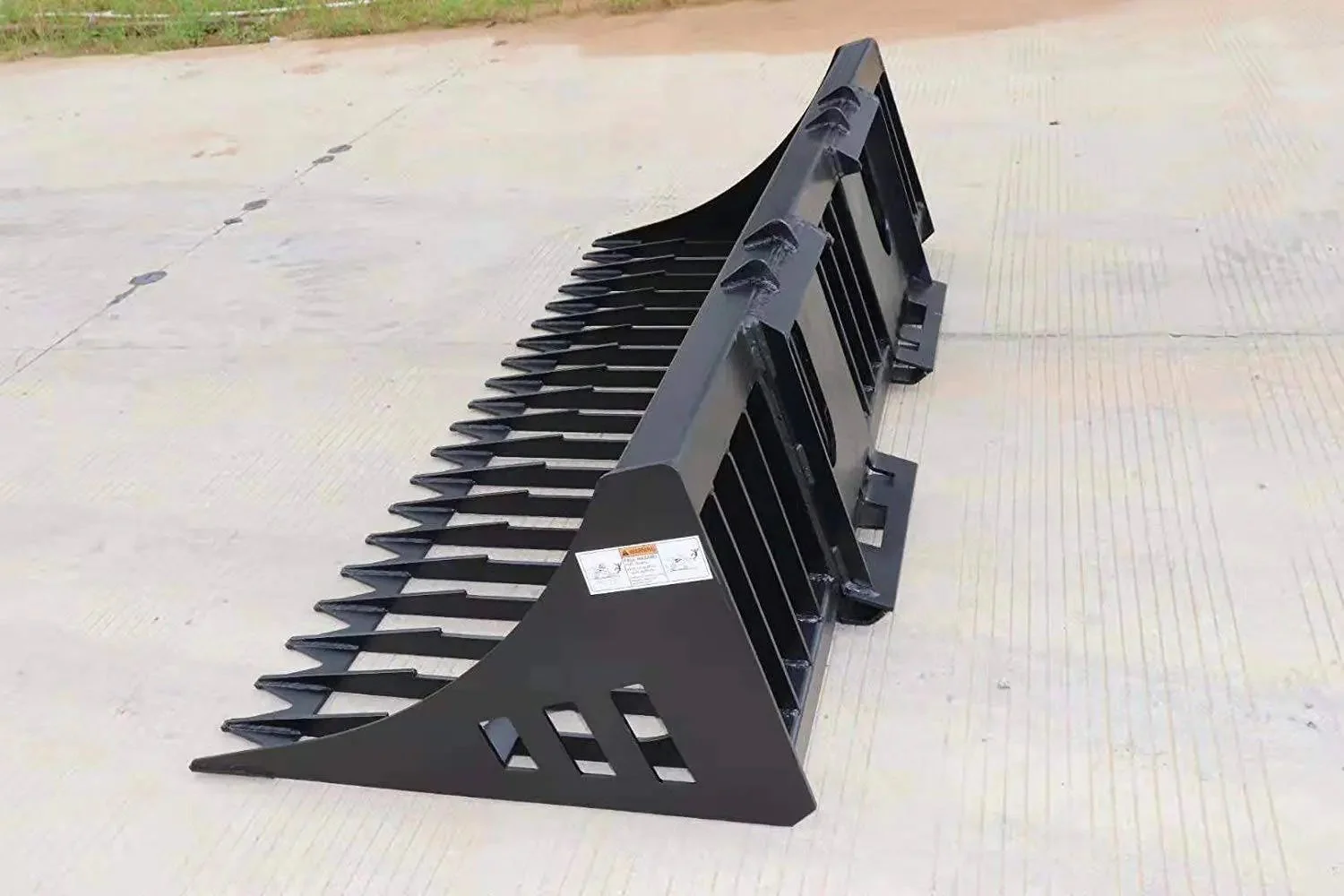 2.0 m Skid Steer Rock Skeleton Bucket Attachment, 100mm (4") Tine Spacing, Universal Mount, TMG-SB78 - Image 5