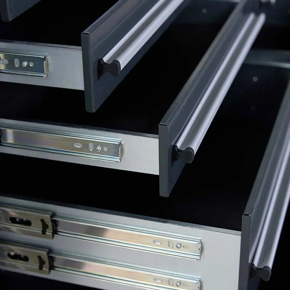 TMG Heavy Series™ 2.8m Workbench with Stainless Steel Benchtop and 18 Drawers, TMG-WB918 - Image 8