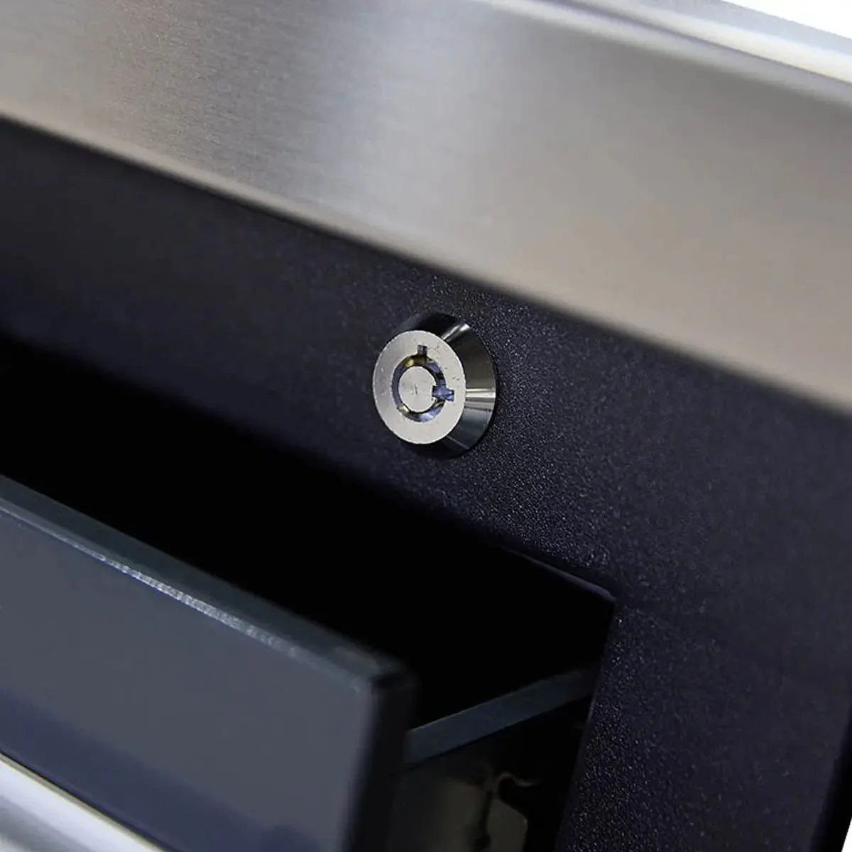 TMG Heavy Series™ 2.8m Workbench with Stainless Steel Benchtop and 18 Drawers, TMG-WB918 - Image 9